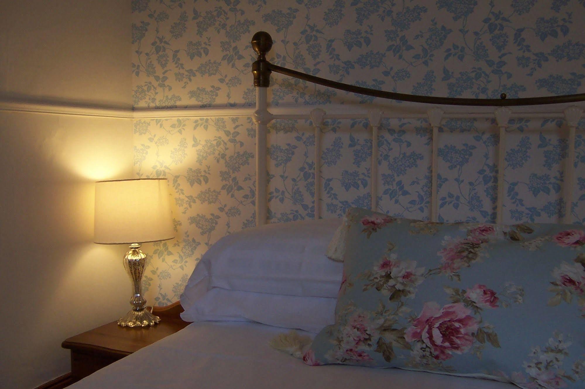 Caddon View Country Guest House Innerleithen Extérieur photo